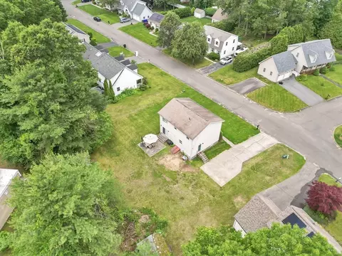 50 Fox Woods Dr, Springfield, MA 01129 photo 6