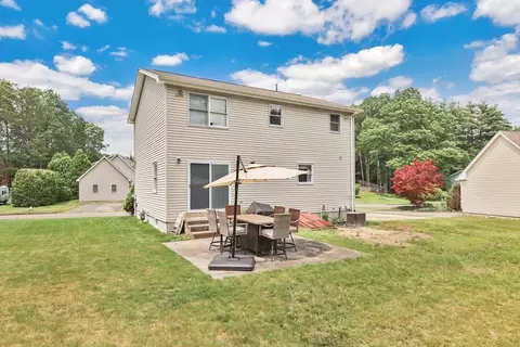 50 Fox Woods Dr, Springfield, MA 01129 photo 3