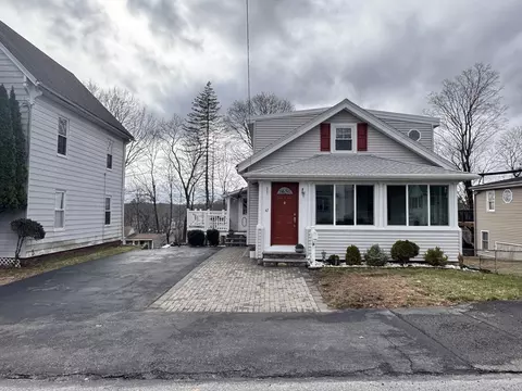 42 High St, Hudson, MA 01749