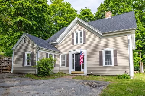 4 Main St, Ashburnham, MA 01430