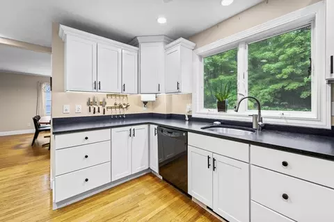 41 S Flagg St, Worcester, MA 01602 photo 9