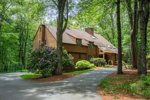 56 Carter Dr, Framingham, MA 01701