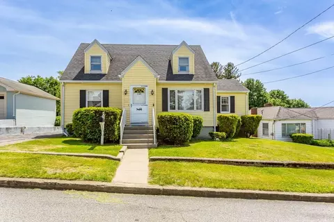 195 Hooper St, Tiverton, RI 02878