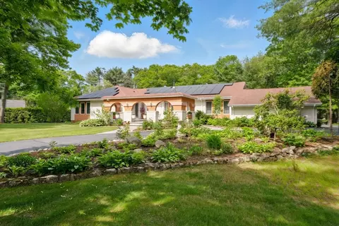 18 Karen Ln, Dartmouth, MA 02747
