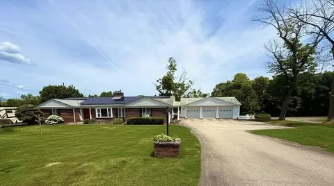 74 Fiske Hill Rd, Sturbridge, MA 01566