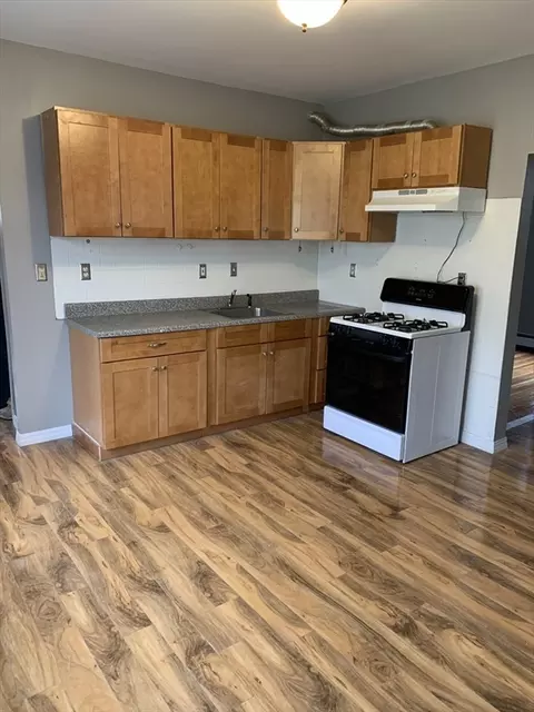 58 Ames Ave, Chicopee, MA 01013 photo 3