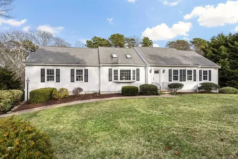 18 Curve Hill Rd, Yarmouth, MA 02664