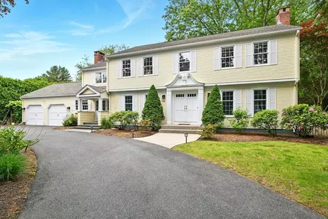 295 Pinewood Dr, Longmeadow, MA 01106