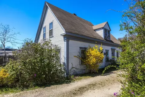 37 D Court St, Provincetown, MA 02657