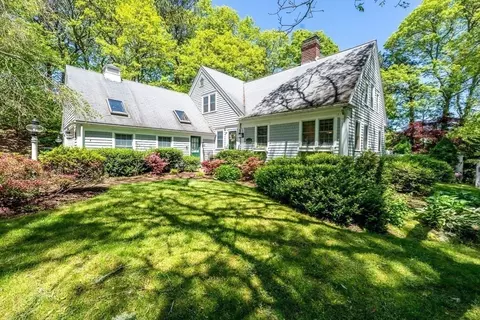 86 Doral Dr, Yarmouth Port, MA 02675