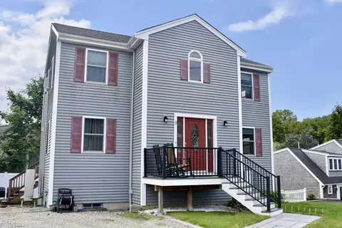 9 Meadow Glen Ln, Plymouth, MA 02360