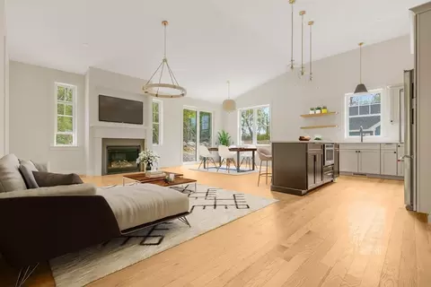 Living - 47 Spring St, Rehoboth, MA 02769 photo 1 of 4