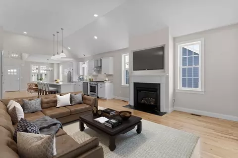 Living - 47 Spring St, Rehoboth, MA 02769 photo 4 of 4