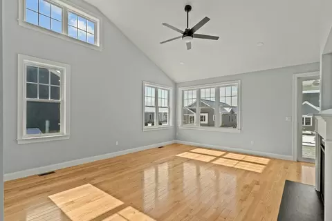 Living - 47 Spring St, Rehoboth, MA 02769 photo 3 of 4