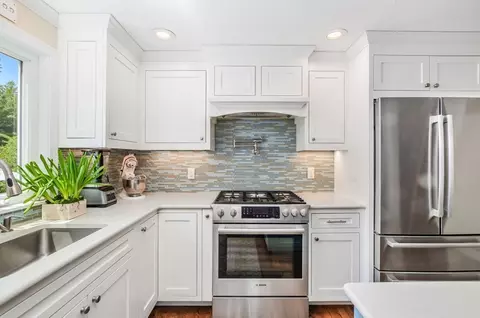 290 Cotuit Bay Dr, Cotuit, MA 02635 photo 14