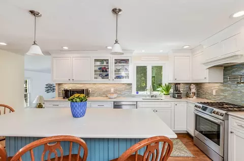 290 Cotuit Bay Dr, Cotuit, MA 02635 photo 12