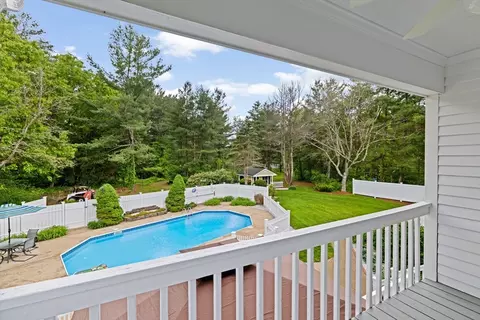 Exterior - 40 Thomas Rd, Berkley, MA 02779 photo 1 of 5