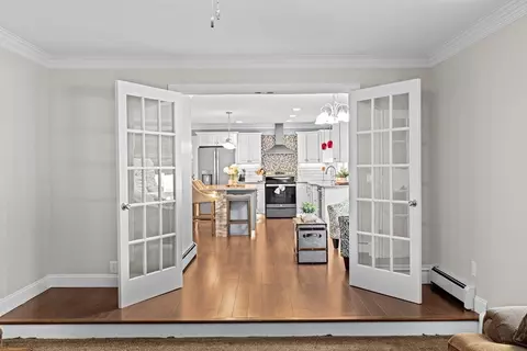 Entry Way - 40 Thomas Rd, Berkley, MA 02779 photo 3 of 5