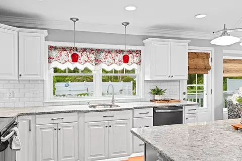 Kitchen - 40 Thomas Rd, Berkley, MA 02779 photo 1 of 4