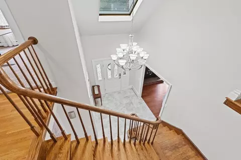 Entry Way - 40 Thomas Rd, Berkley, MA 02779 photo 4 of 5