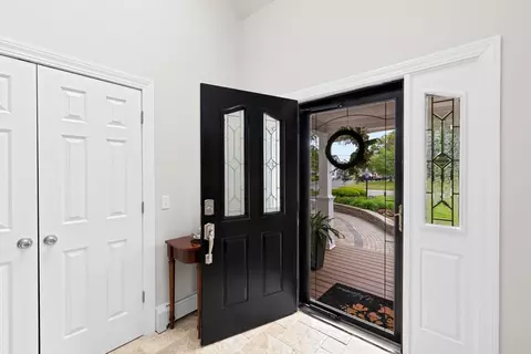 Entry Way - 40 Thomas Rd, Berkley, MA 02779 photo 1 of 5