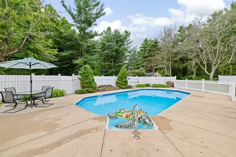 Exterior - 40 Thomas Rd, Berkley, MA 02779 photo 4 of 5