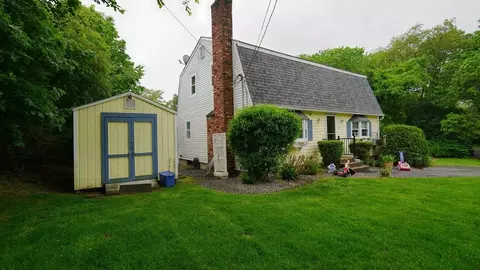 52 Prescott St, Attleboro, MA 02703