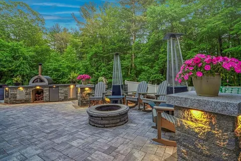 4 Leonard Rd, Mendon, MA 01756 photo 4