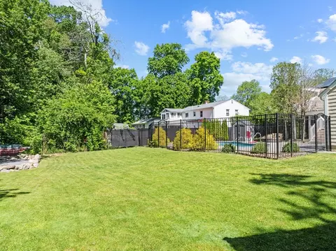 77 Columbus Dr, Fall River, MA 02720 photo 17