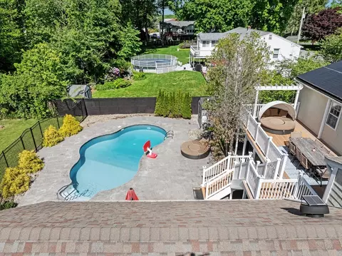 77 Columbus Dr, Fall River, MA 02720 photo 7