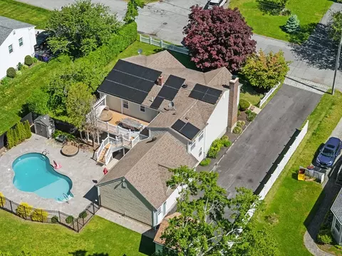 77 Columbus Dr, Fall River, MA 02720 photo 12