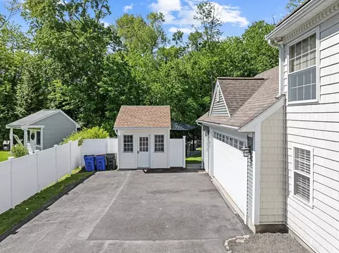 77 Columbus Dr, Fall River, MA 02720 photo 6