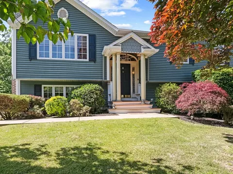 77 Columbus Dr, Fall River, MA 02720 photo 5