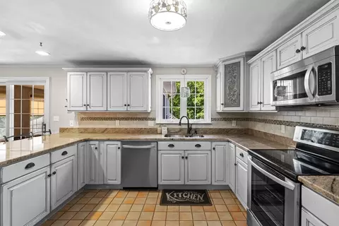 77 Columbus Dr, Fall River, MA 02720 photo 28