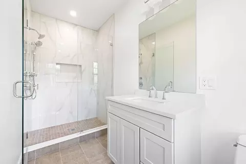 Bath - 43 Whitman Rd, Needham, MA 02492 photo 6 of 9