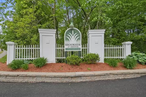 200 Brookside Dr #G, Andover, MA 01810