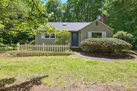 135 Mountain Rd, Wilbraham, MA 01095