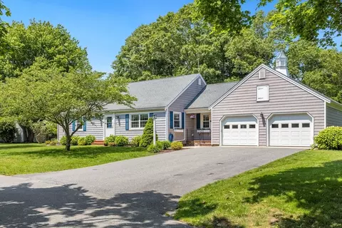 24 Emerald Ln, Falmouth, MA 02536