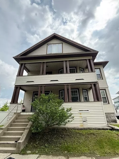 22 N Woodford St, Worcester, MA 01604