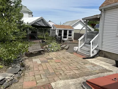 24 Woodward St, Everett, MA 02149 photo 2