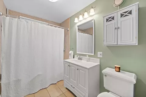 Bath - 23 Devens Rd, Worcester, MA 01606 photo 1 of 2