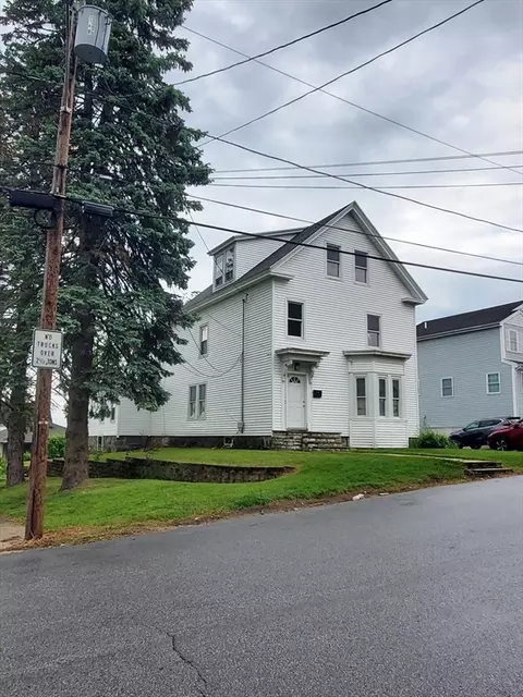 10 Stevens St, Lawrence, MA 01843