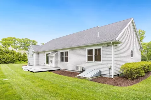 15 Hydrangea Cir, Teaticket, MA 02536 photo 4