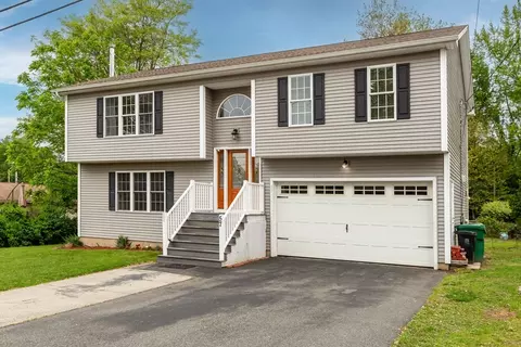 57 Larchmont St, Chicopee, MA 01013