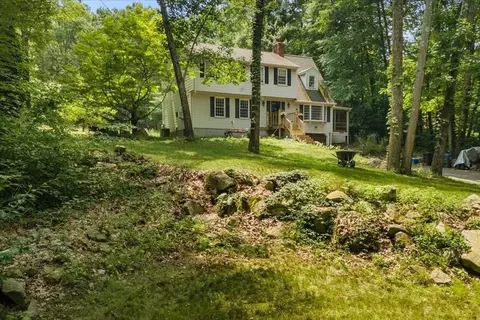 110 Northbridge Rd, Mendon, MA 01756 photo 3