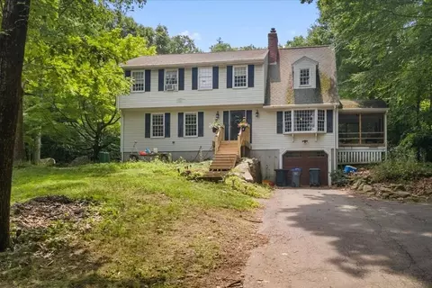 110 Northbridge Rd, Mendon, MA 01756
