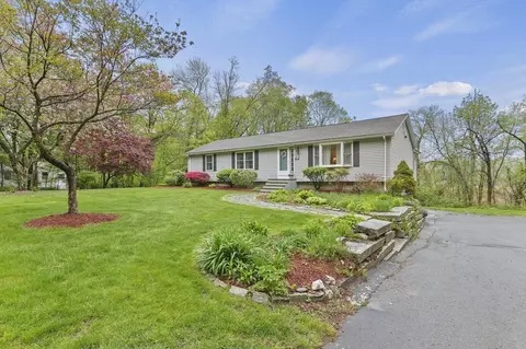 42 Bigelow Rd, Southborough, MA 01772