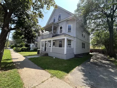 31 Denton Cir, Springfield, MA 01104 photo 2