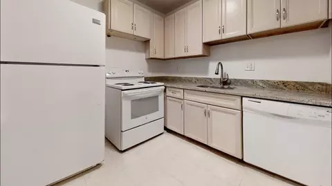 9 Weld St #28, Framingham, MA 01702