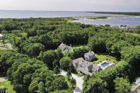 440 Grand Island Dr, Osterville, MA 02655